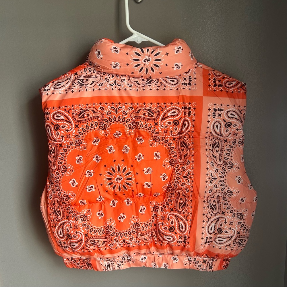 Sleeveless Zip Up Front Pocket Multi Print Paisley Bandana Vest - 36point5 - Picture 8 of 9
